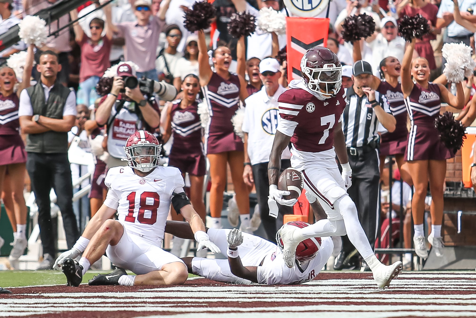 No. 7 Alabama Dominates No. 16 Mississippi State in Starkville
