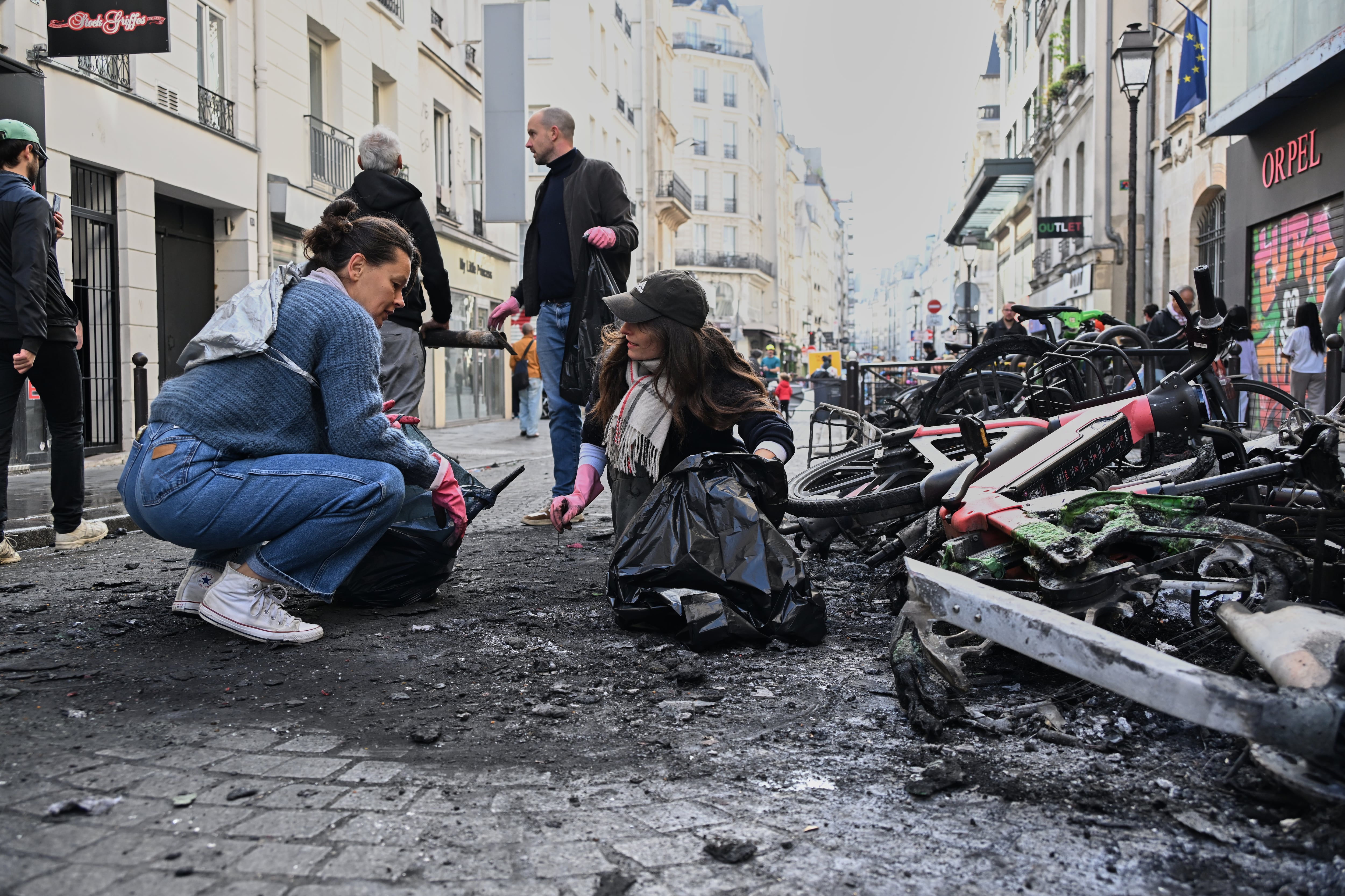 Paris Police Impose Overnight Curfews in Two Areas Ahead of Sporting Events