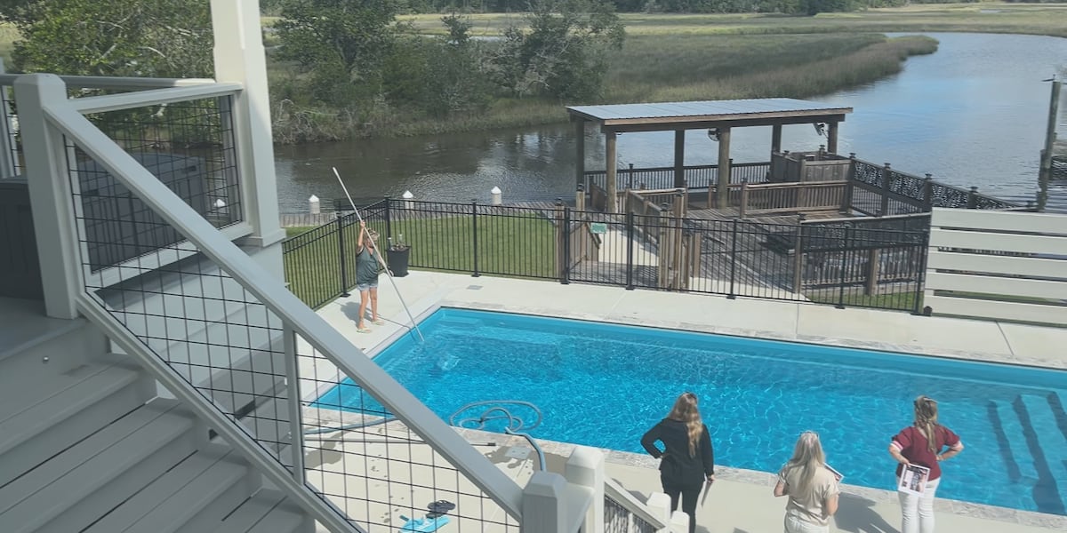Gulf Coast luxury home caravan showcases waterfront properties