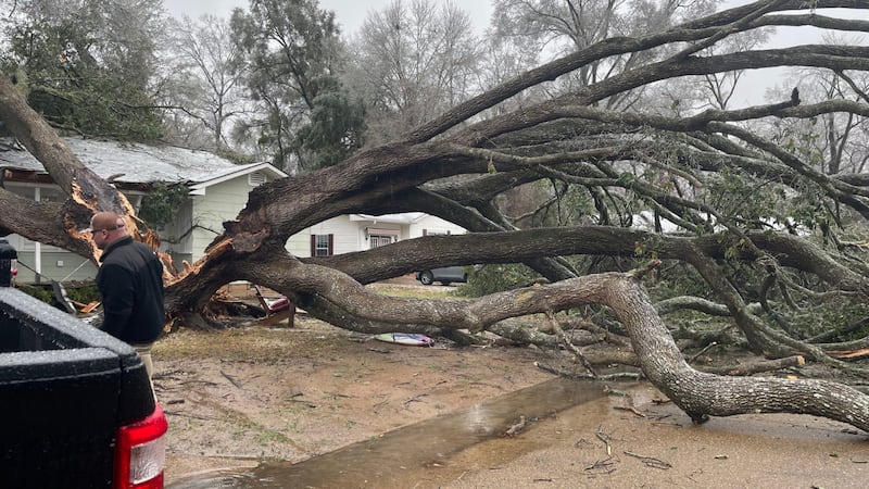 Gov. Tate Reeves says that more people are expected on Sunday, as the number of outages nears...