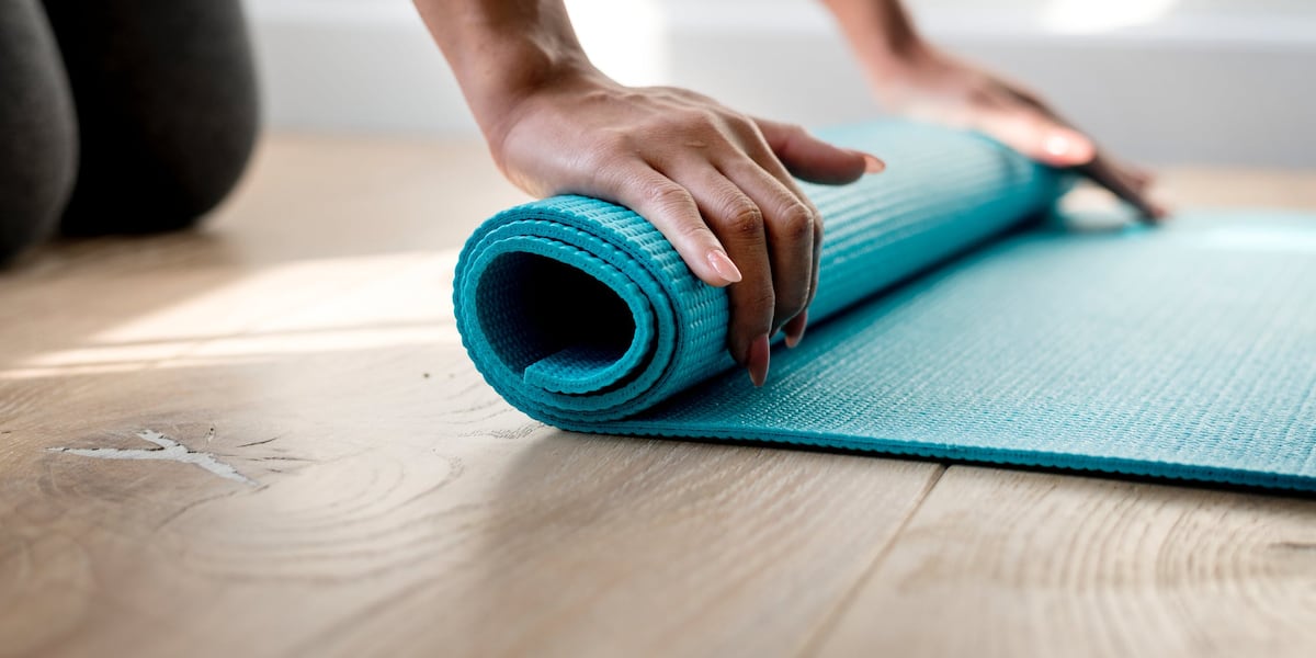 Penggalangan dana yoga penyembuhan untuk mendukung pasien kanker Mississippi Selatan