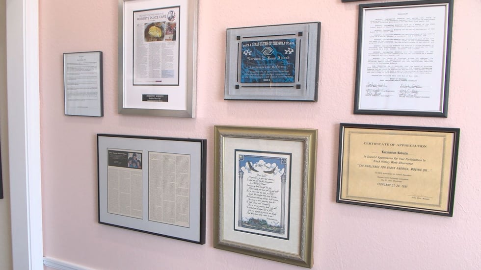 Family memories are hung on the walls of Roberts Place Cafe '.