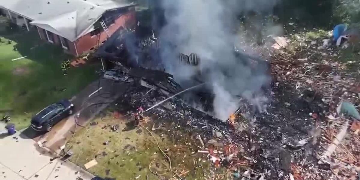 5 injured in massive explosion that damaged at least 20 homes