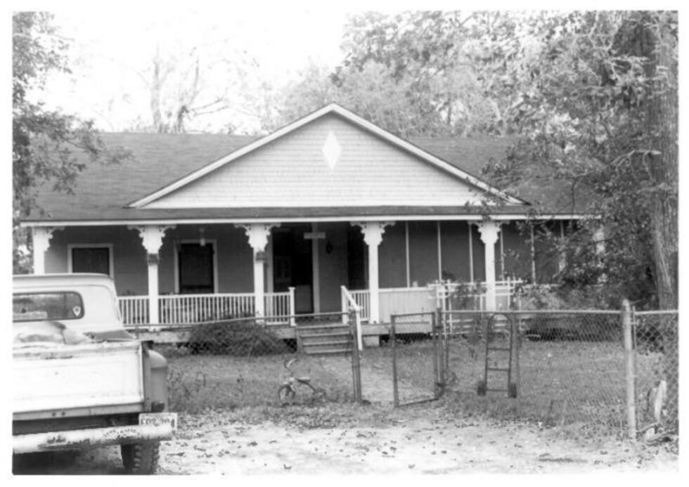 This picture shows the old F.M. Weeds home. It could date back to the 1850s. (Photo Source: MS...