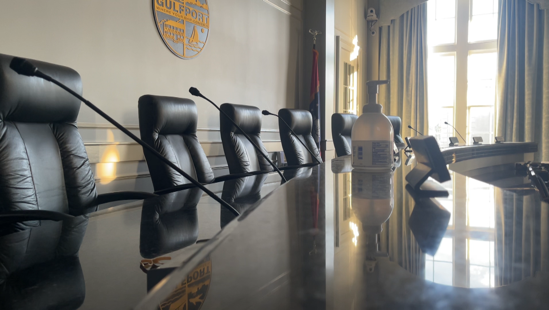 The ordinance will begin 30 days after the decision unless Mayor Hewes vetoes.