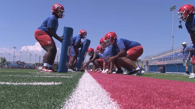 Pascagoula Football - Lineman drill